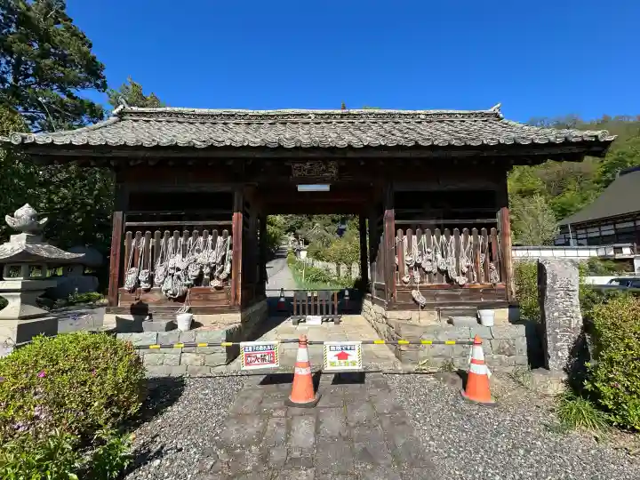 玄向寺の{uncategorized: "未分類", other: "その他", undefined: "問題あり", building: "その他建物", grave: "お墓", sacred_gate: "鳥居", guardian: "狛犬", statue: "像", buddha: "仏像", history: "歴史", nature: "自然", garden: "庭園", animal: "動物", pagoda: "塔", temizu: "手水舎", mountain_gate: "山門・神門", sanctuary: "本殿・本堂", subordinate: "末社・摂社", art: "芸術", scenery: "景色", jizo: "地蔵", ema: "絵馬", goshuin: "御朱印", omikuji: "おみくじ", items: "授与品その他", amulet: "お守り", goshuincho: "御朱印帳", eats: "食事", festival: "お祭り", votive_dance: "神楽", shichigosan: "七五三参", wedding: "結婚式", experience: "体験その他", initially: "初詣", around: "周辺", anti_infection: "感染症対策"}