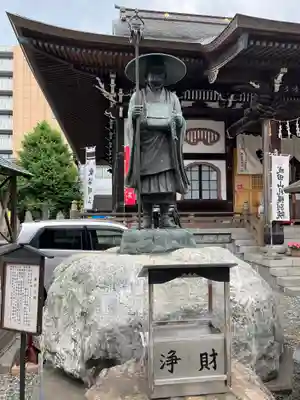 成田山札幌別院新栄寺の像