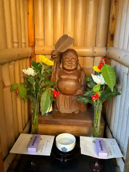 曹禅寺の{uncategorized: "未分類", other: "その他", undefined: "問題あり", building: "その他建物", grave: "お墓", sacred_gate: "鳥居", guardian: "狛犬", statue: "像", buddha: "仏像", history: "歴史", nature: "自然", garden: "庭園", animal: "動物", pagoda: "塔", temizu: "手水舎", mountain_gate: "山門・神門", sanctuary: "本殿・本堂", subordinate: "末社・摂社", art: "芸術", scenery: "景色", jizo: "地蔵", ema: "絵馬", goshuin: "御朱印", omikuji: "おみくじ", items: "授与品その他", amulet: "お守り", goshuincho: "御朱印帳", eats: "食事", festival: "お祭り", votive_dance: "神楽", shichigosan: "七五三参", wedding: "結婚式", experience: "体験その他", initially: "初詣", around: "周辺", anti_infection: "感染症対策"}