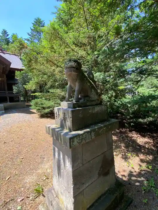 川西神社の狛犬