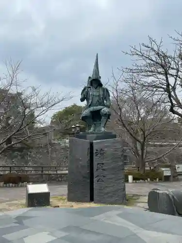加藤神社の{uncategorized: "未分類", other: "その他", undefined: "問題あり", building: "その他建物", grave: "お墓", sacred_gate: "鳥居", guardian: "狛犬", statue: "像", buddha: "仏像", history: "歴史", nature: "自然", garden: "庭園", animal: "動物", pagoda: "塔", temizu: "手水舎", mountain_gate: "山門・神門", sanctuary: "本殿・本堂", subordinate: "末社・摂社", art: "芸術", scenery: "景色", jizo: "地蔵", ema: "絵馬", goshuin: "御朱印", omikuji: "おみくじ", items: "授与品その他", amulet: "お守り", goshuincho: "御朱印帳", eats: "食事", festival: "お祭り", votive_dance: "神楽", shichigosan: "七五三参", wedding: "結婚式", experience: "体験その他", initially: "初詣", around: "周辺", anti_infection: "感染症対策"}