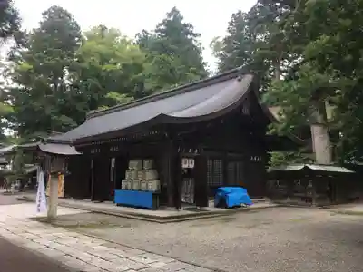 雄山神社前立社壇の本殿・本堂