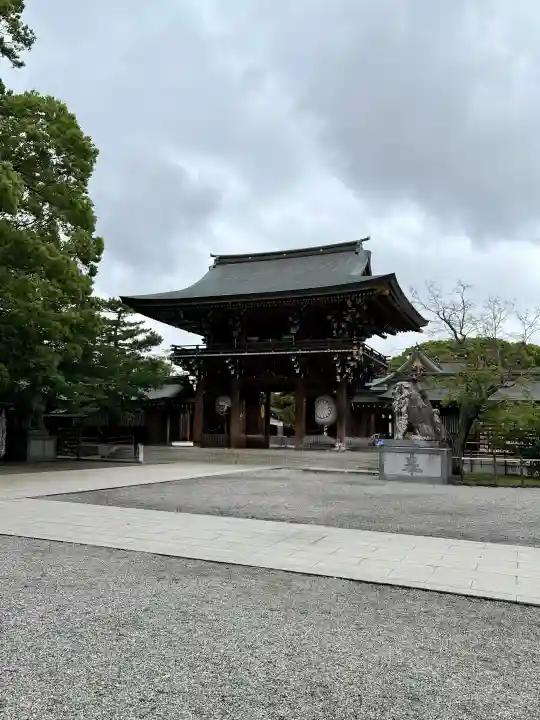 寒川神社の{uncategorized: "未分類", other: "その他", undefined: "問題あり", building: "その他建物", grave: "お墓", sacred_gate: "鳥居", guardian: "狛犬", statue: "像", buddha: "仏像", history: "歴史", nature: "自然", garden: "庭園", animal: "動物", pagoda: "塔", temizu: "手水舎", mountain_gate: "山門・神門", sanctuary: "本殿・本堂", subordinate: "末社・摂社", art: "芸術", scenery: "景色", jizo: "地蔵", ema: "絵馬", goshuin: "御朱印", omikuji: "おみくじ", items: "授与品その他", amulet: "お守り", goshuincho: "御朱印帳", eats: "食事", festival: "お祭り", votive_dance: "神楽", shichigosan: "七五三参", wedding: "結婚式", experience: "体験その他", initially: "初詣", around: "周辺", anti_infection: "感染症対策"}