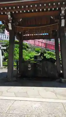 亀井神社の手水舎