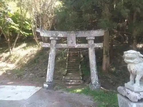 遠貴神社の鳥居