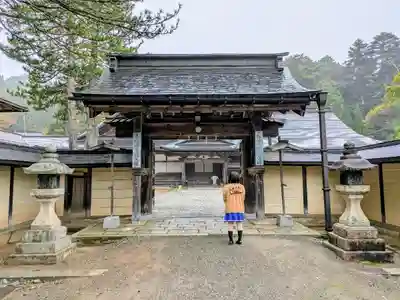 龍光院の山門・神門