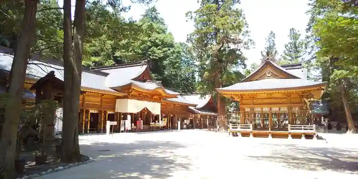 穂高神社本宮の本殿・本堂