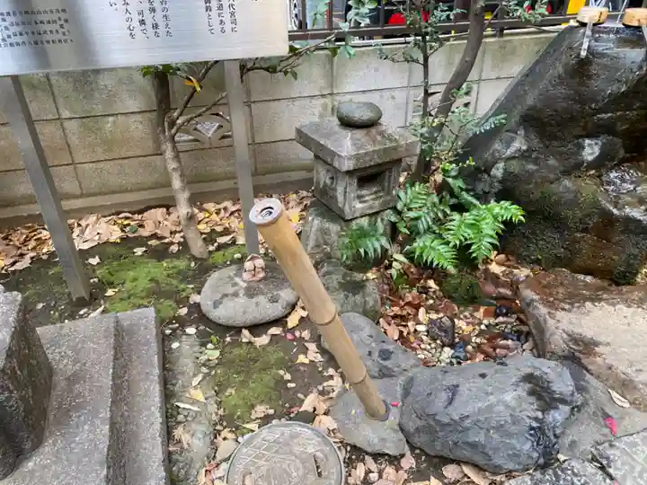 稲荷鬼王神社の庭園