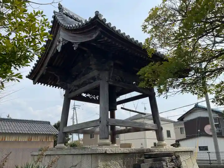 明照寺の{uncategorized: "未分類", other: "その他", undefined: "問題あり", building: "その他建物", grave: "お墓", sacred_gate: "鳥居", guardian: "狛犬", statue: "像", buddha: "仏像", history: "歴史", nature: "自然", garden: "庭園", animal: "動物", pagoda: "塔", temizu: "手水舎", mountain_gate: "山門・神門", sanctuary: "本殿・本堂", subordinate: "末社・摂社", art: "芸術", scenery: "景色", jizo: "地蔵", ema: "絵馬", goshuin: "御朱印", omikuji: "おみくじ", items: "授与品その他", amulet: "お守り", goshuincho: "御朱印帳", eats: "食事", festival: "お祭り", votive_dance: "神楽", shichigosan: "七五三参", wedding: "結婚式", experience: "体験その他", initially: "初詣", around: "周辺", anti_infection: "感染症対策"}