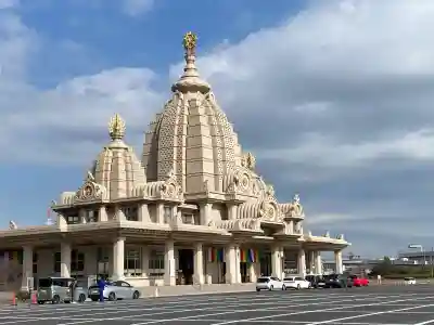 川崎大師交通安全祈祷殿の{uncategorized: "未分類", other: "その他", undefined: "問題あり", building: "その他建物", grave: "お墓", sacred_gate: "鳥居", guardian: "狛犬", statue: "像", buddha: "仏像", history: "歴史", nature: "自然", garden: "庭園", animal: "動物", pagoda: "塔", temizu: "手水舎", mountain_gate: "山門・神門", sanctuary: "本殿・本堂", subordinate: "末社・摂社", art: "芸術", scenery: "景色", jizo: "地蔵", ema: "絵馬", goshuin: "御朱印", omikuji: "おみくじ", items: "授与品その他", amulet: "お守り", goshuincho: "御朱印帳", eats: "食事", festival: "お祭り", votive_dance: "神楽", shichigosan: "七五三参", wedding: "結婚式", experience: "体験その他", initially: "初詣", around: "周辺", anti_infection: "感染症対策"}