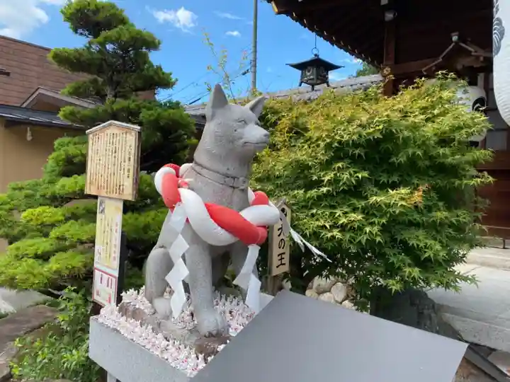 伊奴神社の狛犬