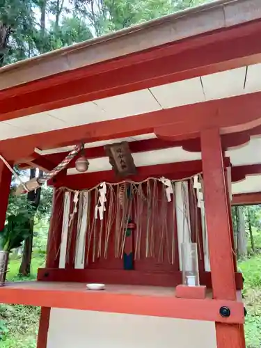 萱尾神社の末社