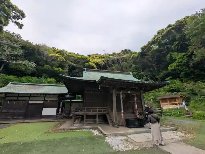 洲崎神社の{uncategorized: "未分類", other: "その他", undefined: "問題あり", building: "その他建物", grave: "お墓", sacred_gate: "鳥居", guardian: "狛犬", statue: "像", buddha: "仏像", history: "歴史", nature: "自然", garden: "庭園", animal: "動物", pagoda: "塔", temizu: "手水舎", mountain_gate: "山門・神門", sanctuary: "本殿・本堂", subordinate: "末社・摂社", art: "芸術", scenery: "景色", jizo: "地蔵", ema: "絵馬", goshuin: "御朱印", omikuji: "おみくじ", items: "授与品その他", amulet: "お守り", goshuincho: "御朱印帳", eats: "食事", festival: "お祭り", votive_dance: "神楽", shichigosan: "七五三参", wedding: "結婚式", experience: "体験その他", initially: "初詣", around: "周辺", anti_infection: "感染症対策"}