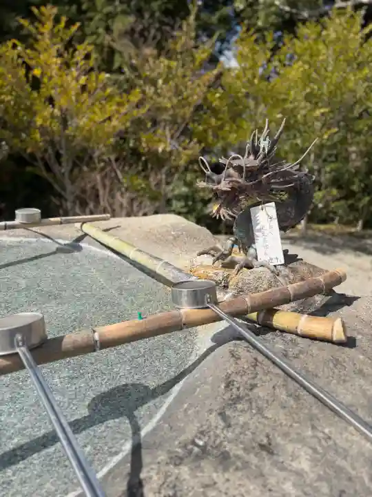 鏡山稲荷神社の{uncategorized: "未分類", other: "その他", undefined: "問題あり", building: "その他建物", grave: "お墓", sacred_gate: "鳥居", guardian: "狛犬", statue: "像", buddha: "仏像", history: "歴史", nature: "自然", garden: "庭園", animal: "動物", pagoda: "塔", temizu: "手水舎", mountain_gate: "山門・神門", sanctuary: "本殿・本堂", subordinate: "末社・摂社", art: "芸術", scenery: "景色", jizo: "地蔵", ema: "絵馬", goshuin: "御朱印", omikuji: "おみくじ", items: "授与品その他", amulet: "お守り", goshuincho: "御朱印帳", eats: "食事", festival: "お祭り", votive_dance: "神楽", shichigosan: "七五三参", wedding: "結婚式", experience: "体験その他", initially: "初詣", around: "周辺", anti_infection: "感染症対策"}