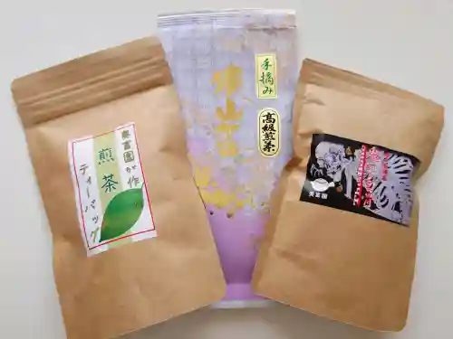 羽黒神社の{uncategorized: "未分類", other: "その他", undefined: "問題あり", building: "その他建物", grave: "お墓", sacred_gate: "鳥居", guardian: "狛犬", statue: "像", buddha: "仏像", history: "歴史", nature: "自然", garden: "庭園", animal: "動物", pagoda: "塔", temizu: "手水舎", mountain_gate: "山門・神門", sanctuary: "本殿・本堂", subordinate: "末社・摂社", art: "芸術", scenery: "景色", jizo: "地蔵", ema: "絵馬", goshuin: "御朱印", omikuji: "おみくじ", items: "授与品その他", amulet: "お守り", goshuincho: "御朱印帳", eats: "食事", festival: "お祭り", votive_dance: "神楽", shichigosan: "七五三参", wedding: "結婚式", experience: "体験その他", initially: "初詣", around: "周辺", anti_infection: "感染症対策"}