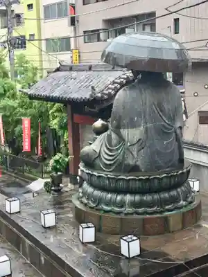 眞性寺の像
