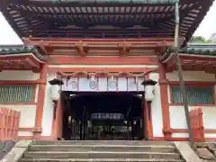 手向山八幡宮の本殿