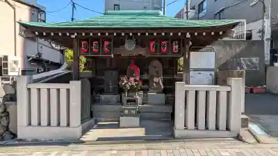 駒込妙義坂子育地蔵尊の{uncategorized: "未分類", other: "その他", undefined: "問題あり", building: "その他建物", grave: "お墓", sacred_gate: "鳥居", guardian: "狛犬", statue: "像", buddha: "仏像", history: "歴史", nature: "自然", garden: "庭園", animal: "動物", pagoda: "塔", temizu: "手水舎", mountain_gate: "山門・神門", sanctuary: "本殿・本堂", subordinate: "末社・摂社", art: "芸術", scenery: "景色", jizo: "地蔵", ema: "絵馬", goshuin: "御朱印", omikuji: "おみくじ", items: "授与品その他", amulet: "お守り", goshuincho: "御朱印帳", eats: "食事", festival: "お祭り", votive_dance: "神楽", shichigosan: "七五三参", wedding: "結婚式", experience: "体験その他", initially: "初詣", around: "周辺", anti_infection: "感染症対策"}