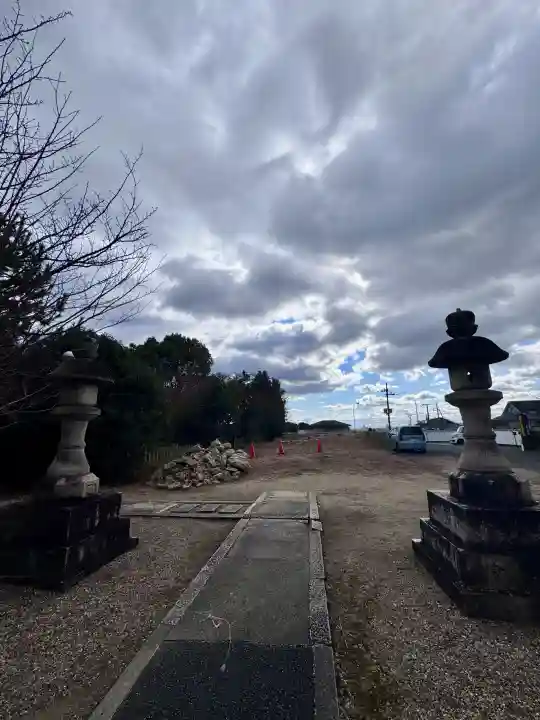 京都乃木神社の{uncategorized: "未分類", other: "その他", undefined: "問題あり", building: "その他建物", grave: "お墓", sacred_gate: "鳥居", guardian: "狛犬", statue: "像", buddha: "仏像", history: "歴史", nature: "自然", garden: "庭園", animal: "動物", pagoda: "塔", temizu: "手水舎", mountain_gate: "山門・神門", sanctuary: "本殿・本堂", subordinate: "末社・摂社", art: "芸術", scenery: "景色", jizo: "地蔵", ema: "絵馬", goshuin: "御朱印", omikuji: "おみくじ", items: "授与品その他", amulet: "お守り", goshuincho: "御朱印帳", eats: "食事", festival: "お祭り", votive_dance: "神楽", shichigosan: "七五三参", wedding: "結婚式", experience: "体験その他", initially: "初詣", around: "周辺", anti_infection: "感染症対策"}