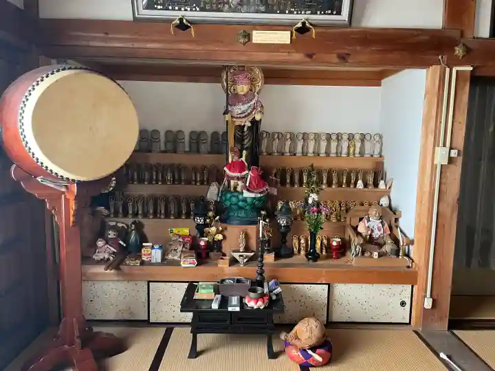 月桂院の{uncategorized: "未分類", other: "その他", undefined: "問題あり", building: "その他建物", grave: "お墓", sacred_gate: "鳥居", guardian: "狛犬", statue: "像", buddha: "仏像", history: "歴史", nature: "自然", garden: "庭園", animal: "動物", pagoda: "塔", temizu: "手水舎", mountain_gate: "山門・神門", sanctuary: "本殿・本堂", subordinate: "末社・摂社", art: "芸術", scenery: "景色", jizo: "地蔵", ema: "絵馬", goshuin: "御朱印", omikuji: "おみくじ", items: "授与品その他", amulet: "お守り", goshuincho: "御朱印帳", eats: "食事", festival: "お祭り", votive_dance: "神楽", shichigosan: "七五三参", wedding: "結婚式", experience: "体験その他", initially: "初詣", around: "周辺", anti_infection: "感染症対策"}