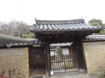 持宝院の山門・神門