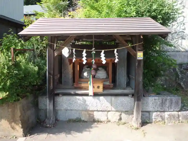浅岸薬師神社の末社・摂社