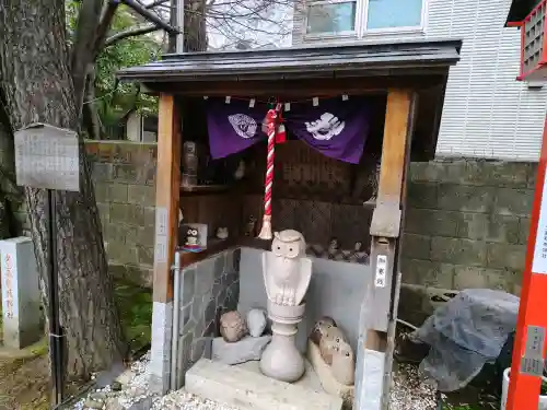 久富稲荷神社の{uncategorized: "未分類", other: "その他", undefined: "問題あり", building: "その他建物", grave: "お墓", sacred_gate: "鳥居", guardian: "狛犬", statue: "像", buddha: "仏像", history: "歴史", nature: "自然", garden: "庭園", animal: "動物", pagoda: "塔", temizu: "手水舎", mountain_gate: "山門・神門", sanctuary: "本殿・本堂", subordinate: "末社・摂社", art: "芸術", scenery: "景色", jizo: "地蔵", ema: "絵馬", goshuin: "御朱印", omikuji: "おみくじ", items: "授与品その他", amulet: "お守り", goshuincho: "御朱印帳", eats: "食事", festival: "お祭り", votive_dance: "神楽", shichigosan: "七五三参", wedding: "結婚式", experience: "体験その他", initially: "初詣", around: "周辺", anti_infection: "感染症対策"}