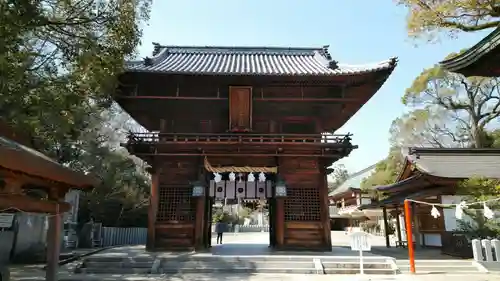 伊豫豆比古命神社の山門・神門