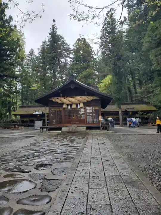 諏訪大社下社春宮の本殿・本堂