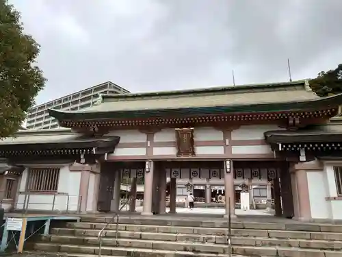 照國神社の山門・神門