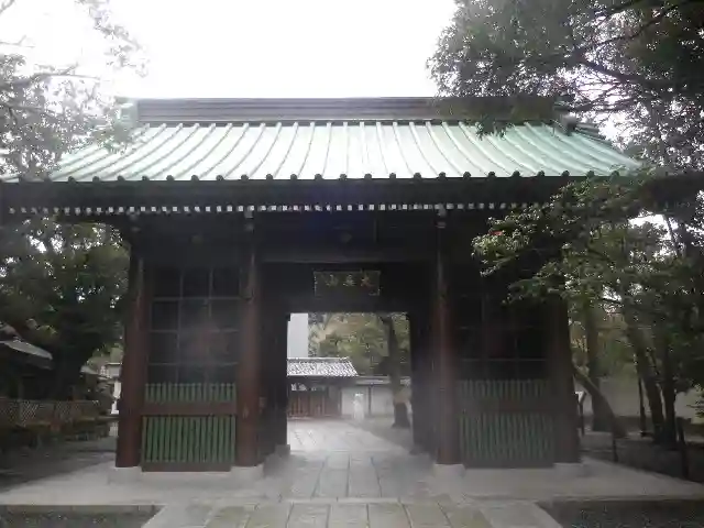 高徳院の山門・神門