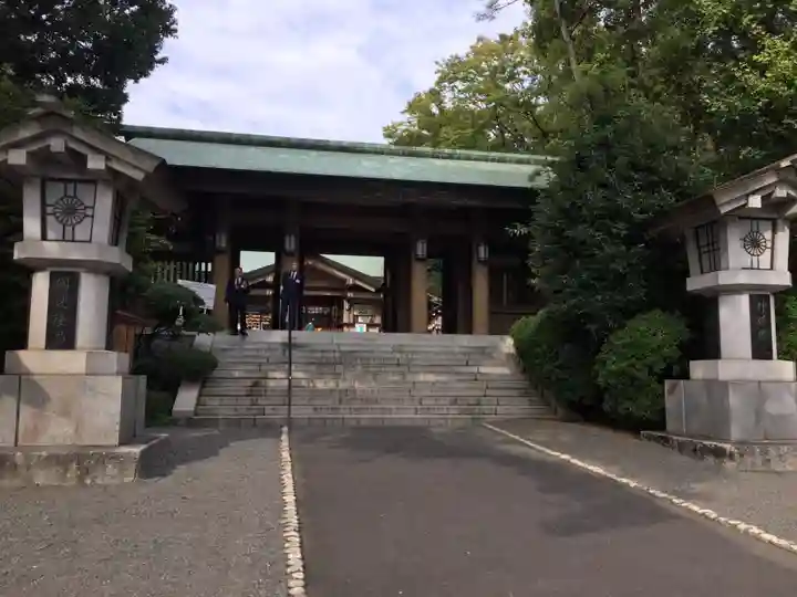 東郷神社の山門・神門