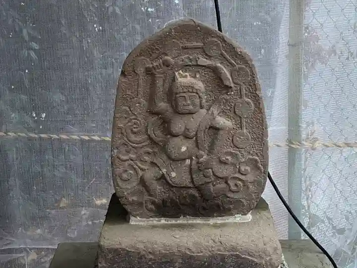 二柱神社の仏像