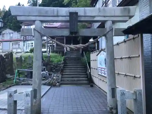 湯前神社の鳥居