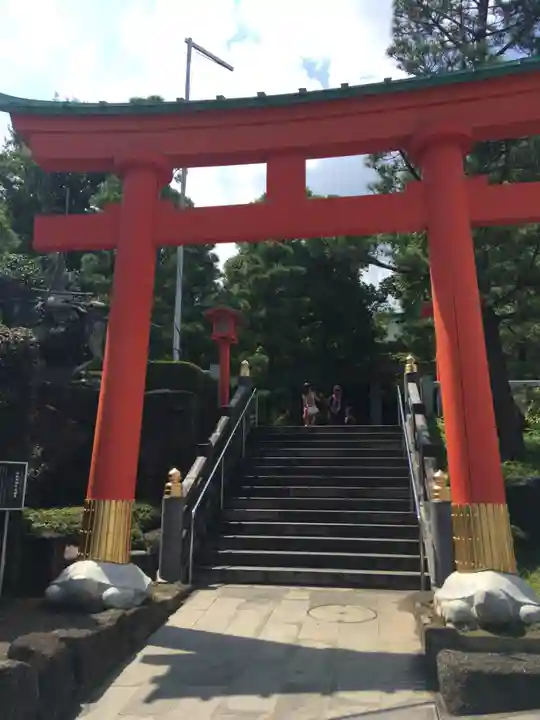 穴八幡宮の鳥居