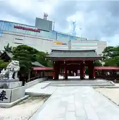 警固神社の山門