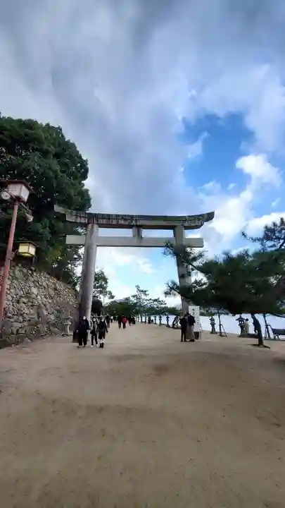 厳島神社の鳥居