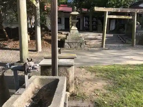 逆川神社の建物その他