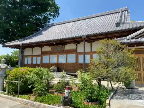 法華寺の本殿・本堂