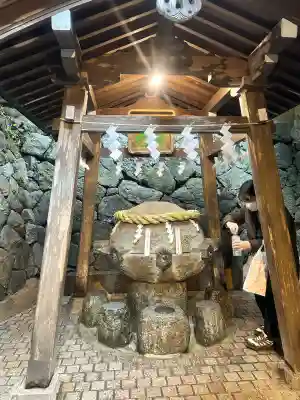 狭井坐大神荒魂神社(狭井神社)の{uncategorized: "未分類", other: "その他", undefined: "問題あり", building: "その他建物", grave: "お墓", sacred_gate: "鳥居", guardian: "狛犬", statue: "像", buddha: "仏像", history: "歴史", nature: "自然", garden: "庭園", animal: "動物", pagoda: "塔", temizu: "手水舎", mountain_gate: "山門・神門", sanctuary: "本殿・本堂", subordinate: "末社・摂社", art: "芸術", scenery: "景色", jizo: "地蔵", ema: "絵馬", goshuin: "御朱印", omikuji: "おみくじ", items: "授与品その他", amulet: "お守り", goshuincho: "御朱印帳", eats: "食事", festival: "お祭り", votive_dance: "神楽", shichigosan: "七五三参", wedding: "結婚式", experience: "体験その他", initially: "初詣", around: "周辺", anti_infection: "感染症対策"}