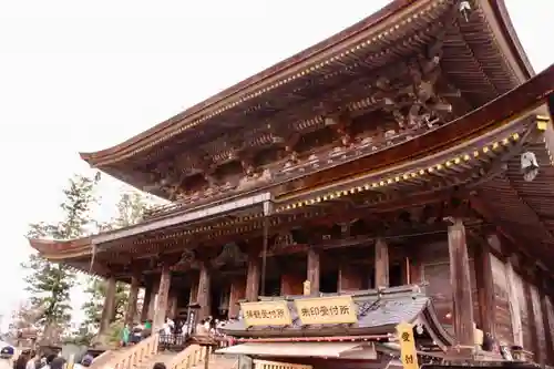 金峯山寺の本殿・本堂