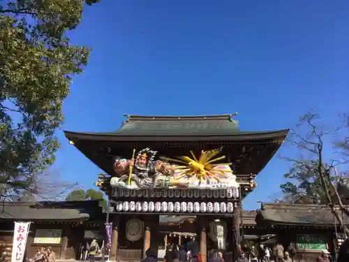 寒川神社の山門