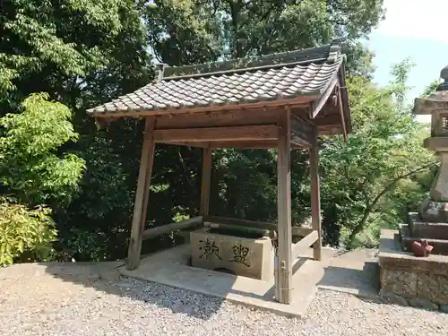 上畑神社の手水舎