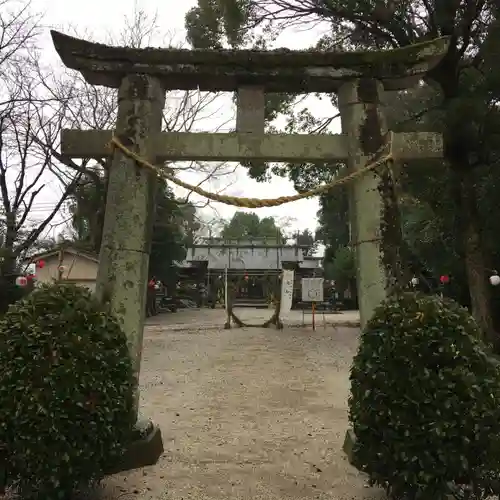 諏訪神社の鳥居