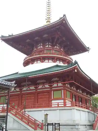 成田山新勝寺の塔