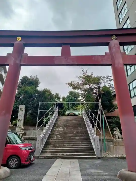 白金氷川神社の鳥居