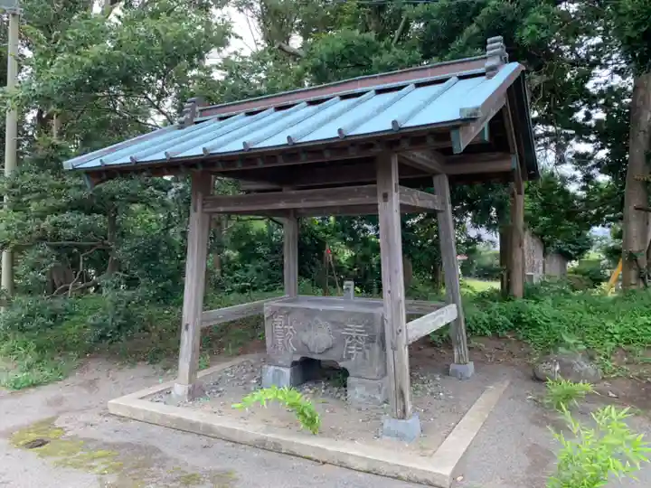 高皇産靈神社の手水舎