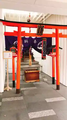 歌舞伎稲荷神社の本殿