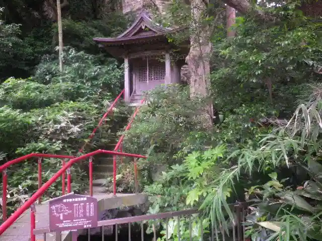 岩殿寺の末社・摂社