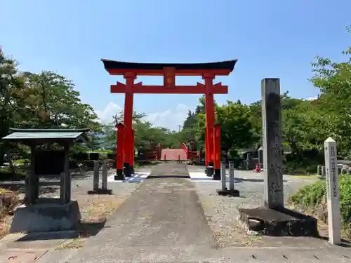 涼ケ岡八幡神社の鳥居